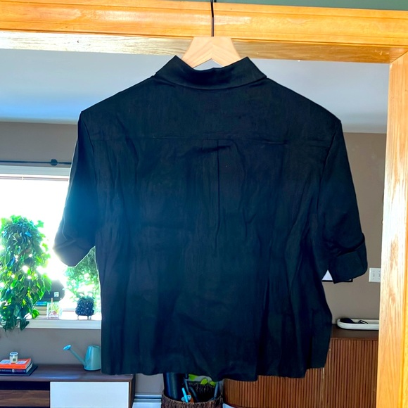 NWT, Shore brand, Layla Short Sleeve Button down, size Small. - Picture 5 of 5